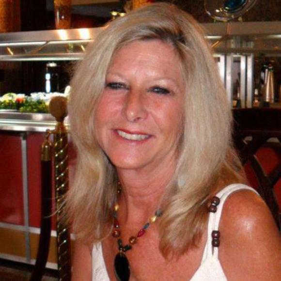 Meet your Posher, Debbie - Picture 1 of 1